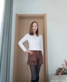 娇小少妇年后回归