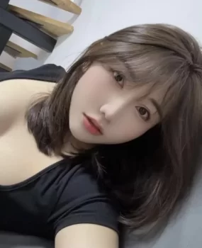 东区粉乳肥臀小姐姐