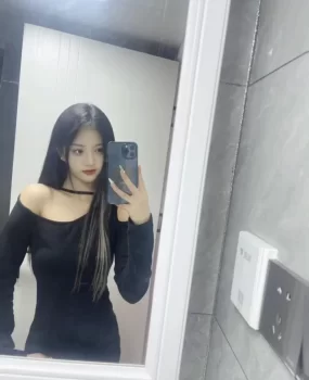 上海兼职妹子人间小美味 166，前凸后翘肤白嫩滑紧致 粉嫩 水多 气质小网红型