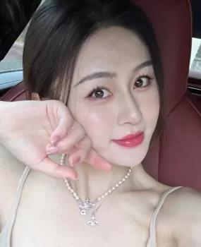 可爱清纯美女
