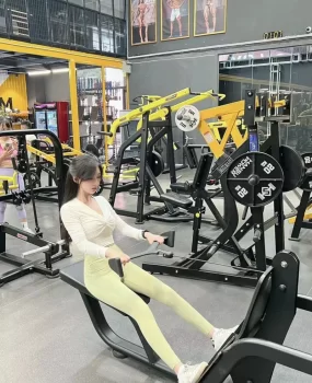 健身房销售小姐姐为卖私教课程也是够拼的兼职出