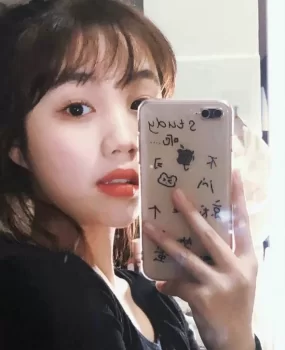 00后可爱女孩子很粉嫩