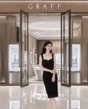 中山小姐姐兼职肤白貌美大长腿