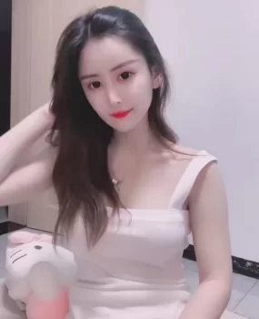 高颜值美女，人美服务好