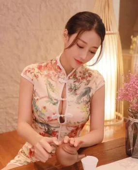 深圳嫩模御姐小萝莉前凸后翘极品mm,气质妖娆，让你想入非非,各种姿势 随意挑战