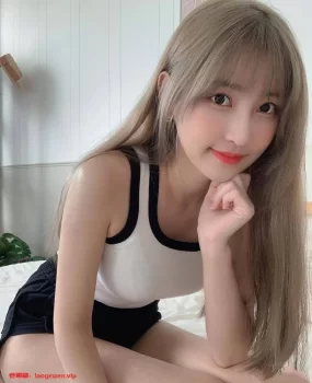 舞蹈生长腿丝袜一字马，绝对爽到爆