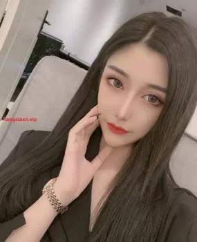 北京朋友己体验介绍过来的兼职美女，超配合超粉嫩多水，性感苗条身材。