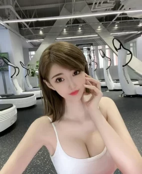 内蒙性感御姐，身材高挑，乳房超大